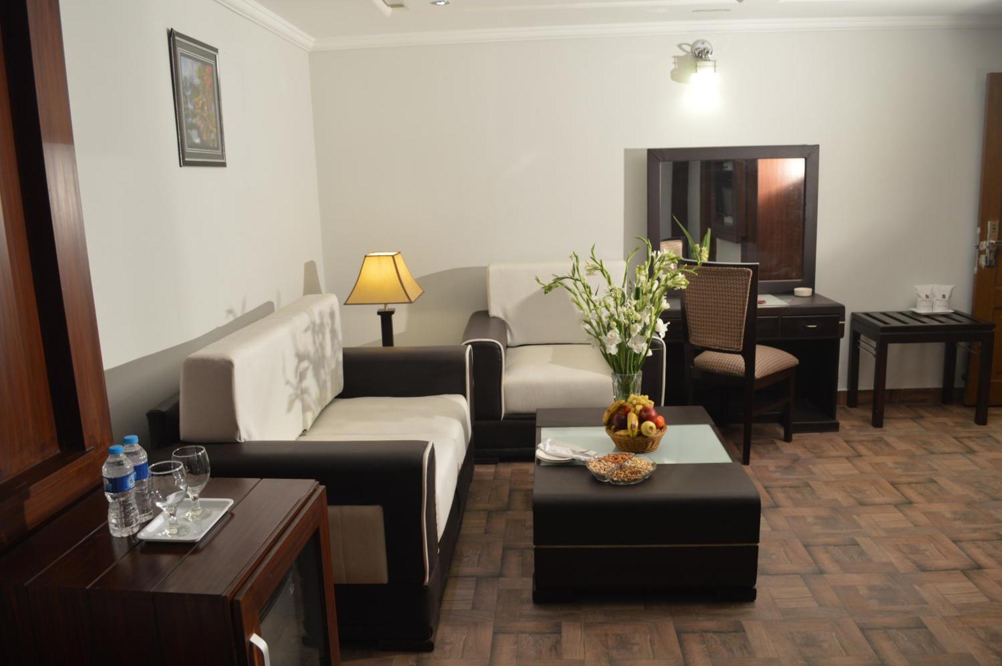 Fort Continental Hotel Peshawar Eksteriør bilde
