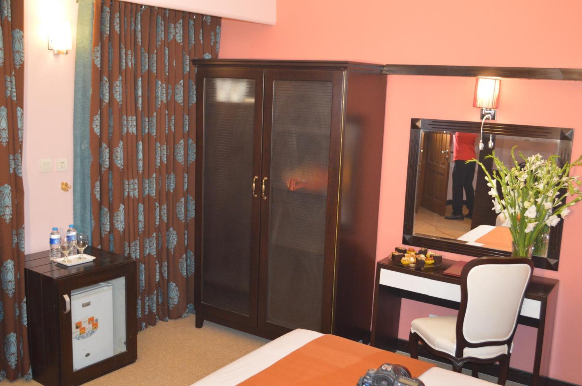 Fort Continental Hotel Peshawar Eksteriør bilde