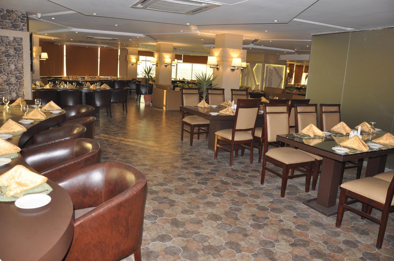 Fort Continental Hotel Peshawar Rom bilde